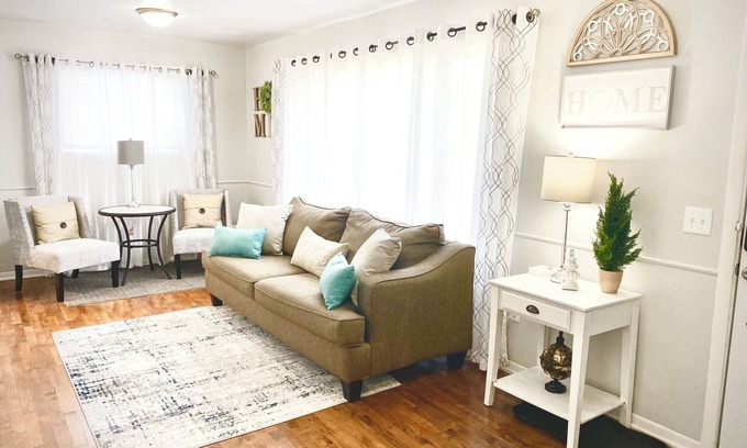 Saginaw House | Stylish 3BR, Sofa Sleeper, 2 Living Rooms, Fenced Yard, located Saginaw Township