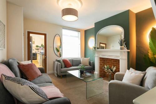 Nottingham House | Stylish 4 Bed Home In Central Nottingham w/Parking
