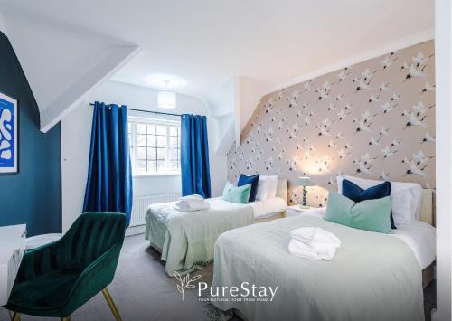 Port Sunlight House | Stylish 4 Bedroom Home in Port Sunlight with 7 Beds Perfect for Business Bookings and Groups