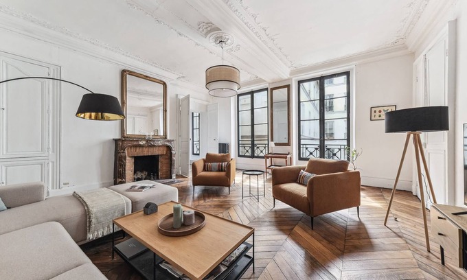 Saint-Merri Apartment | Stylish 4BR near Hotel de Ville - Le Marais