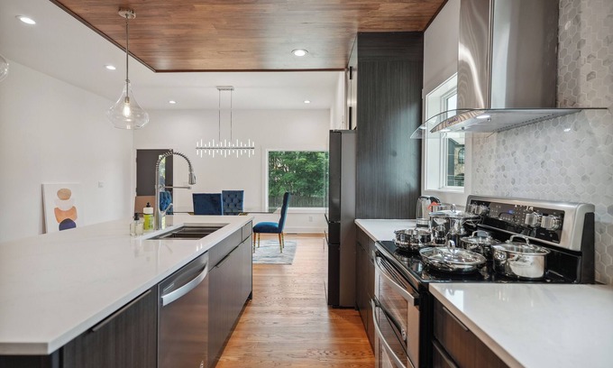 Peoplestown House | Stylish 4BR Smart Home Downtown Atlanta