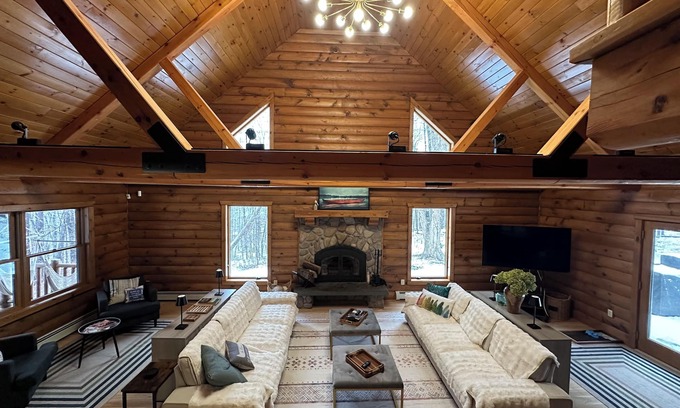 Montague Cabin | Stylish Adult Log Cabin Retreat with pool, generator, multiple fireplaces