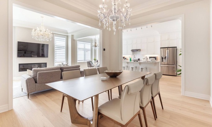 Markham House | Stylish and Brand New: Your Cozy 4-bedroom Getaway