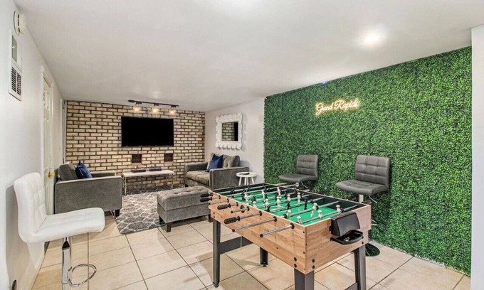 Grand Rapids House | Stylish and comfortable home in downtown Grand Rapids- Gameroom and Huge Backyard