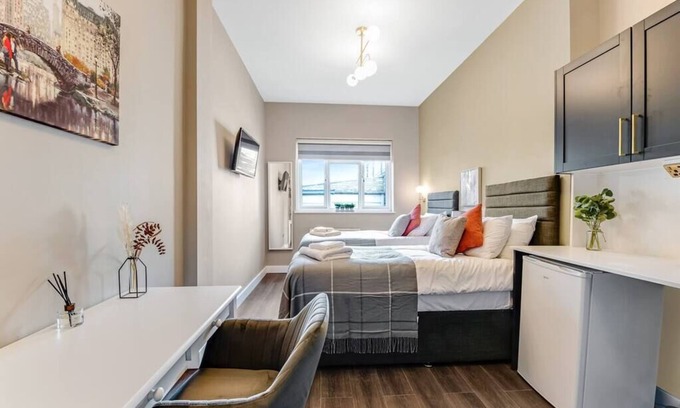 Seven Sisters Condo | Stylish and Cosy Studio - Top Location