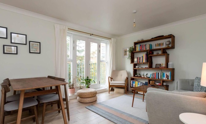 Hackney Wick Apartment | Stylish and Light 1 Bedroom Flat Near Victoria Park