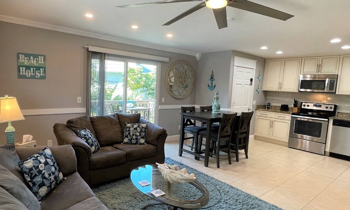 Fort Myers Beach Apartment | Stylish and Modern 2 bedroom. The 'Mermaid Suite'.