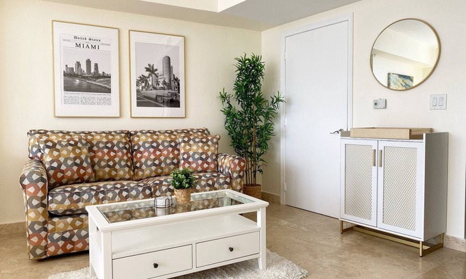 Edgewater Condo | Stylish and Peaceful Studio Condo in Downtown Miami with Views of Biscayne Bay