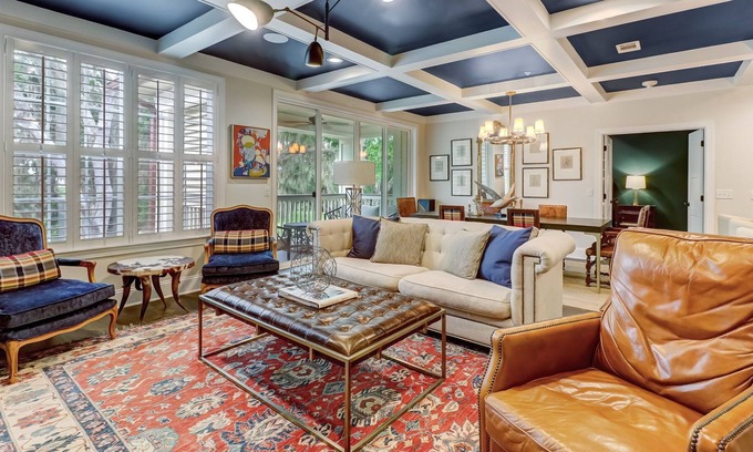 Epworth Acres Apartment | Stylish and Serene Island Villa with Stunning Views