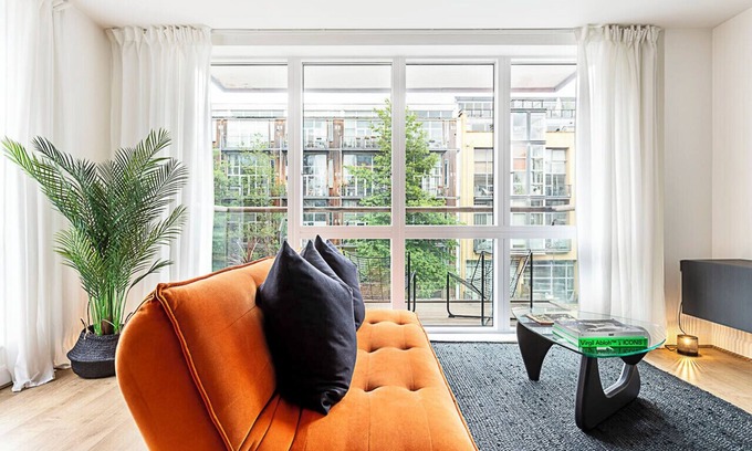 De Beauvoir Apartment | Stylish and Sleek East London Retreat