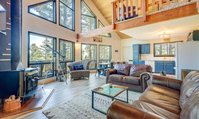 Angel Fire House | Stylish Angel Fire Cabin with Deck - 2 Mi to Ski Mtn