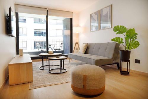 Apoquindo Apartment | Stylish Apartment Ideal For 3 In Las Condes
