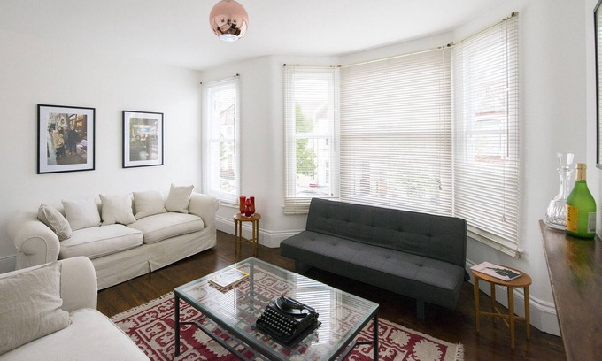 Kensal Green Apartment | Stylish Apartment Near Notting Hill