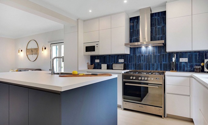 Estombar Apartment | STYLISH APARTMENT SLEEPS 6/2 Bedrooms/2 Bathrooms Gramacho Golf Resort