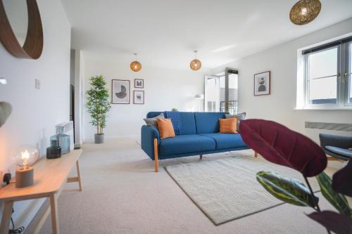 Pontprennau Apartment | Stylish Apartment with Private Parking
