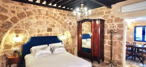 Acre Old City Apartment | Stylish apartment with private parking by the marina