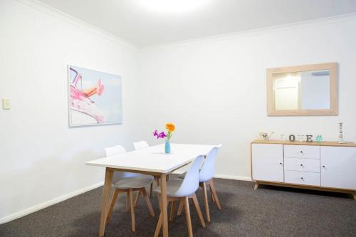 Northbridge Apartment | Stylish apt in the heart of Perth City