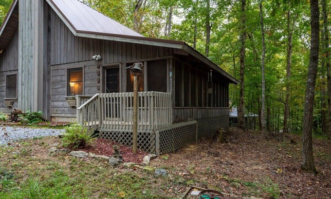 Gatlinburg - Pigeon Forge Cabin | Stylish Cabin Near Pigeon Forge