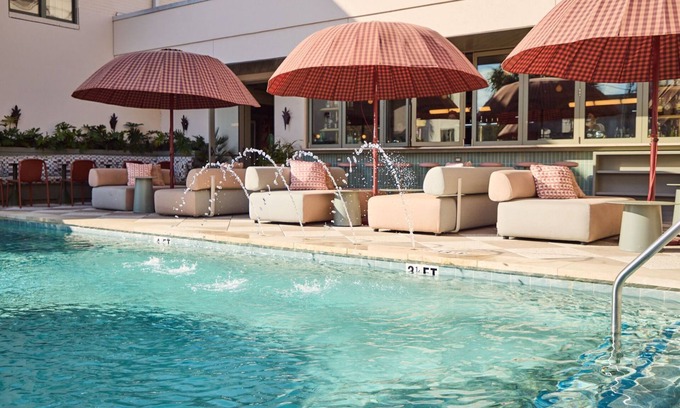 Charleston Historic District Apartment | Stylish Charleston Suite | King Bed + Views