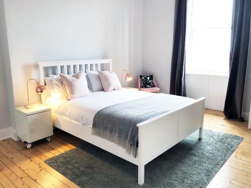 Merchiston Apartment | Stylish City Centre Apartments - D Terrace Residence