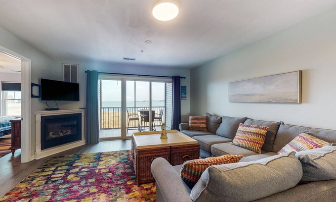 Ocean View House | Stylish coastal gem with amazing river & bay views - steps to sandy beach