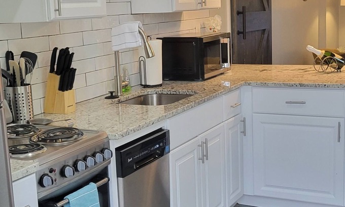 Grayson Apartment | Stylish Comfort Cozy Basement Apt in Quiet Neighborhood!