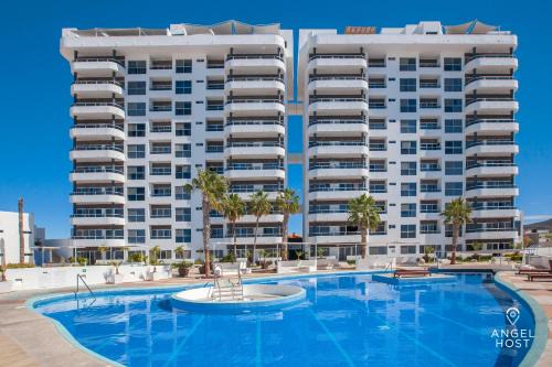 La Paz Apartment | Stylish Condo with Pools Gym Sunset Bay Views