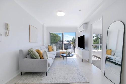 Coorparoo Apartment | Stylish Coorparoo Getaway