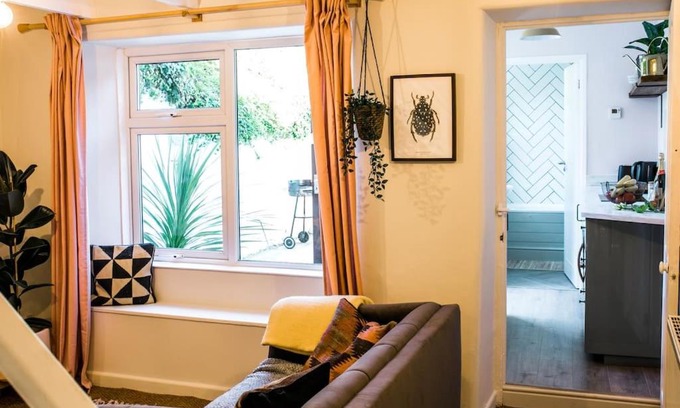 Lostwithiel House | Stylish cottage in the heart of town
