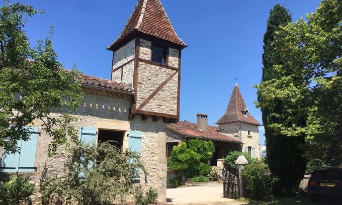 Albas House | Stylish country house amongst vineyards with private pool & grounds