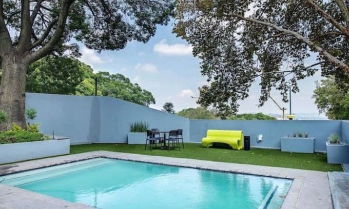 Parkwood Condo | Stylish Dante’s 1-bedroom condo free Wifi & Cinema
