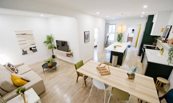 Sainte-Marie Apartment | Stylish Designer Apartment Steps from the Métro