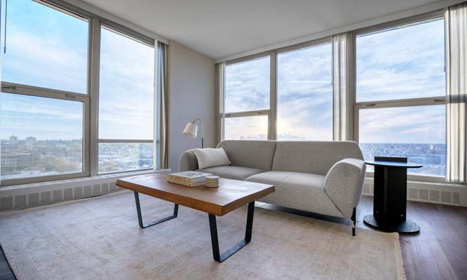 Edgewater Beach Apartment | Stylish Edgewater 1BR w/Gym, Deck & Lounge, nr L, by Blueground