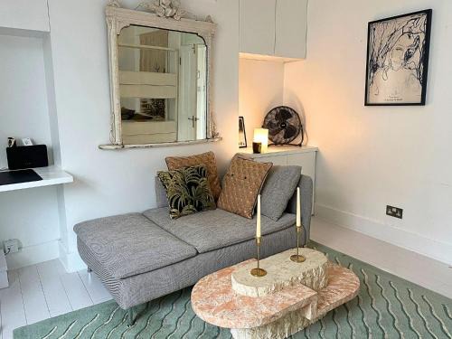 Brockley Apartment | Stylish Flat by Brockley Station & Goldsmiths