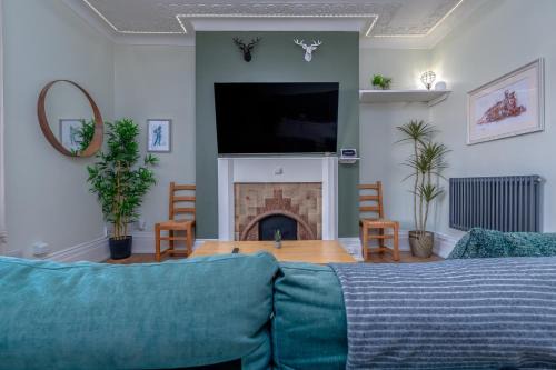 Bristol Apartment | Stylish flat near Clifton village w/art vibe