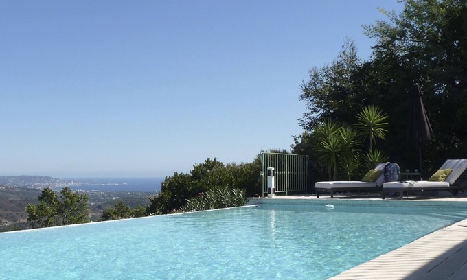 Les Adrets-de-l'Esterel Villa | Stylishly renovated villa with heated infinity pool and sea views over Cannes