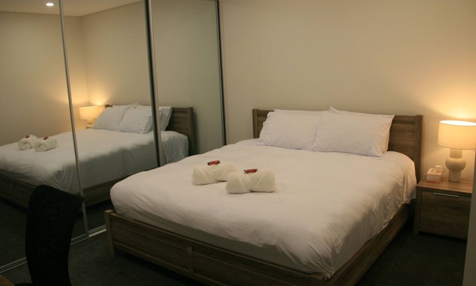 Botany Apartment | Stylish full apartment & Parking Near Airport