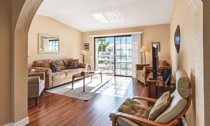 Baristo Condo | Stylish Getaway in the Heart of Palm Springs – 2BR Condo with Resort Amenities!