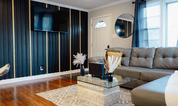 New Bern House | Stylish home conveniently located just minutes from dining, shopping & downtown!