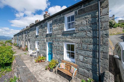 Harlech House | Stylish home from home with great views