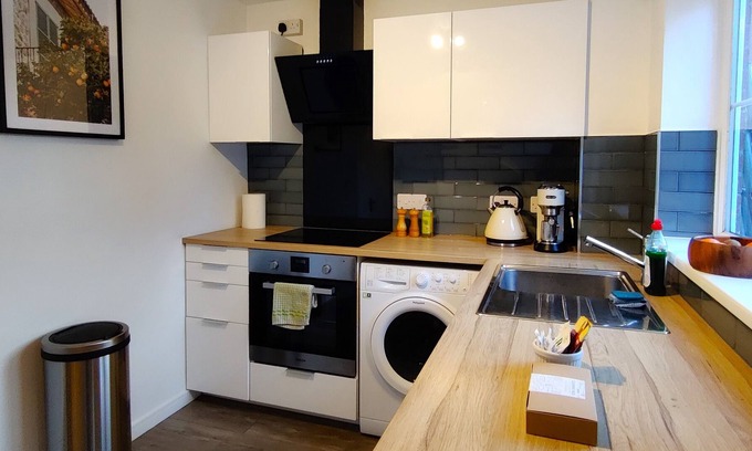 Swindon House | Stylish Home in the heart of Swindon's Old Town