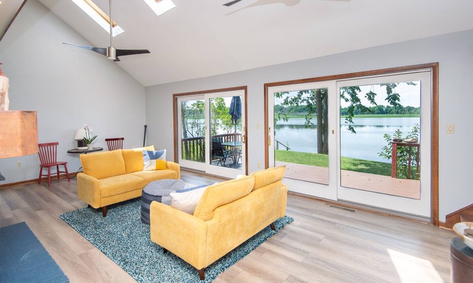 Bethlehem House | Stylish Home on the Choptank River (with Tidal Beach)