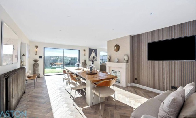 Ferring House | Stylish home with private direct beach access