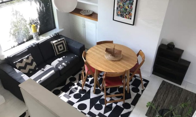 Northenden House | Stylish house and garden on quiet cul-de-sac