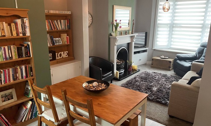 Exeter House | Stylish House in Exeter Nr Quay and City Centre