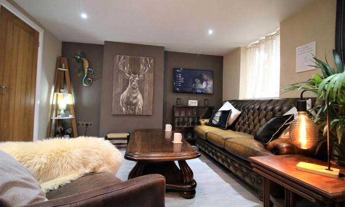 Splott Apartment | Stylish Loft Apartment by Property Promise