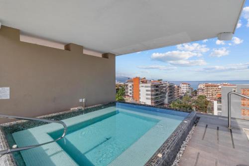 Emiliano Zapata House | Stylish Loft | Workspace, Rooftop Bar & Gym