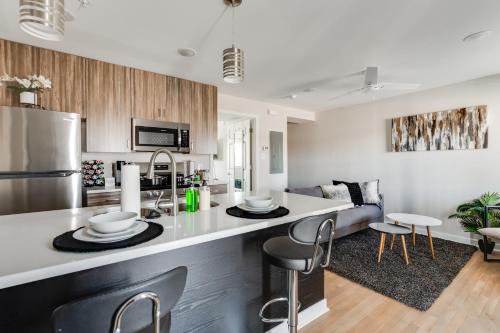 Museum District Apartment | Stylish Luxe Apt w/Onsite Parking
