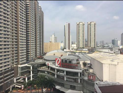 Ermita Night District Apartment | Stylish Malate City Hub at Birch Tower
