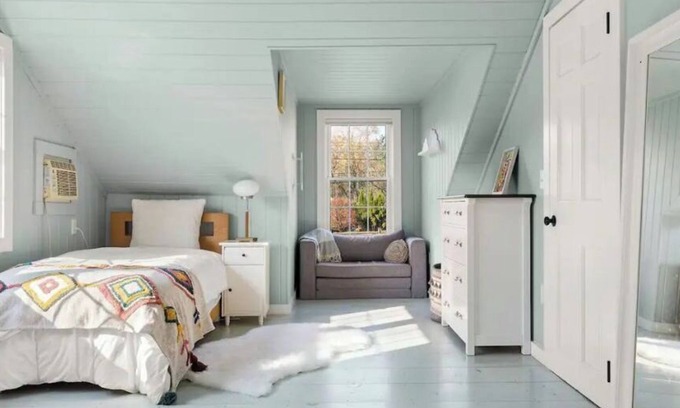 Lee House | Stylish Mid-century Modern Berkshires Cape